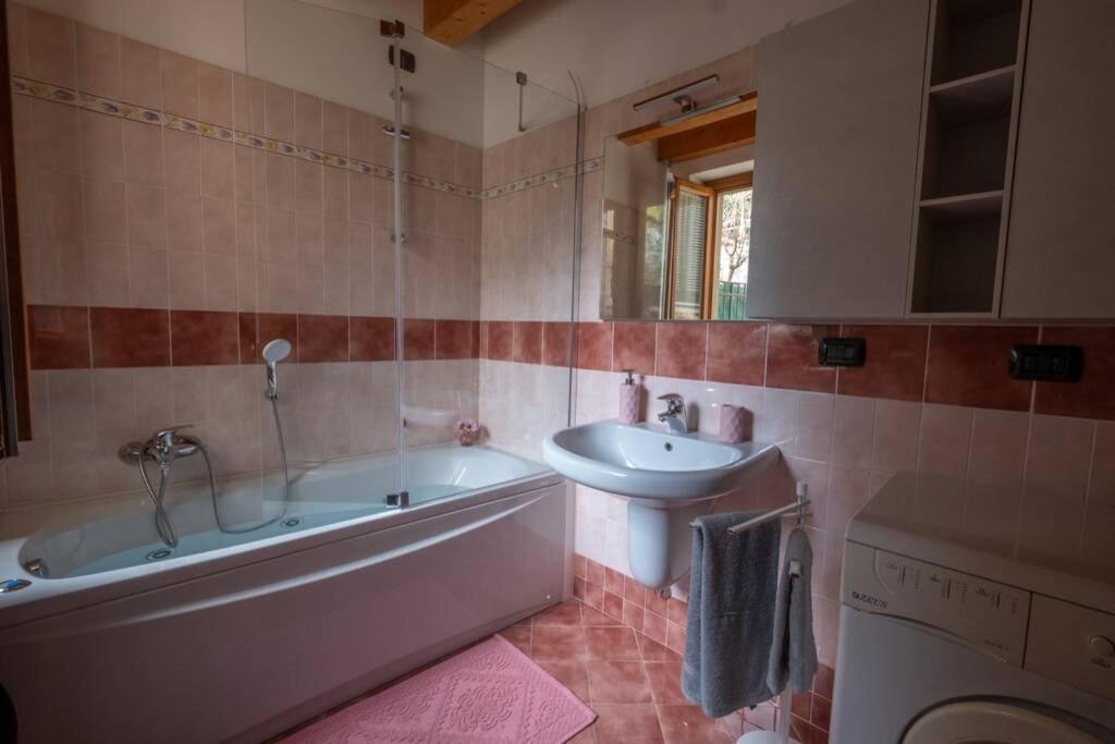 Happy Guest Apartments - Feel The Lake Riva di Solto Exterior photo